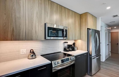 Reston Apartment | Mins to Dulles Airport | 2BR nr Reston Village Center