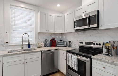 Olde Towne East House | Mins to OSU & DWTN| 8-BR Spacious Home|Big Groups