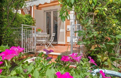 Agropoli Villa | Minutella Apartment poolside with private parking and garden