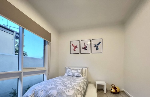 Templestowe Lower House | Minutes away from local shopping district and the Westfield Doncaster