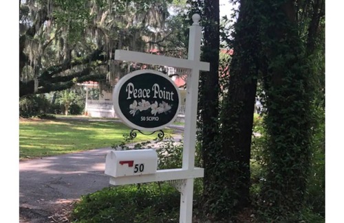 Beaufort Cottage | MINUTES AWAY FROM PARRIS ISLAND