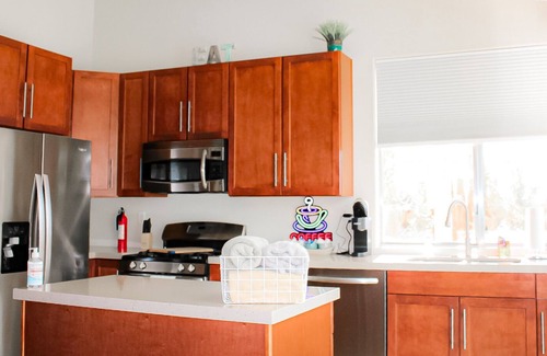Rancho Del Oro House | minutes away from Palm Springs & Joshua Tree with pool & game room