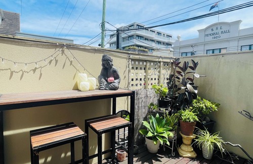 Prahran House | Minutes drive or Walk to scenic Melbourne beaches or bars and restaurants