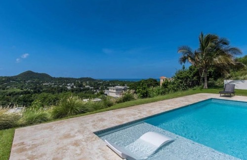Calvache Villa | Minutes from beaches private pool Solar panels Ocean & Mountain Views