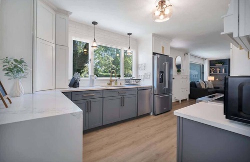 Waterford House | Minutes from Beaches | Large Spa - Home Theater