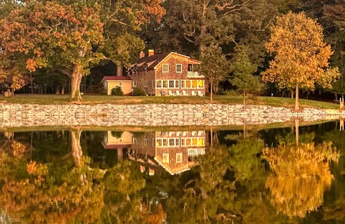 Easton House | Minutes from Downtown Easton and St. Michaels | Private Dock | Kayaks | Pet Frie
