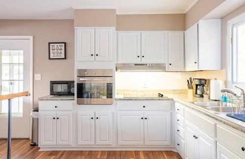 Skyland House | Minutes from downtown, Pisgah National Forest, Blue Ridge Parkway & Arboretum