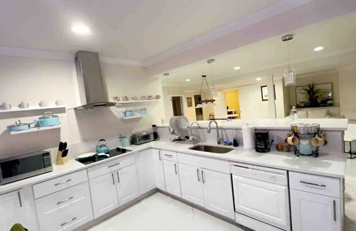Calverton House | Minutes from I495/200/95, DC and VA. Family sized guest suite with games to play