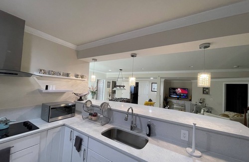 Calverton House | Minutes from I495/200/95, DC and VA. Family sized guest suite with games to play
