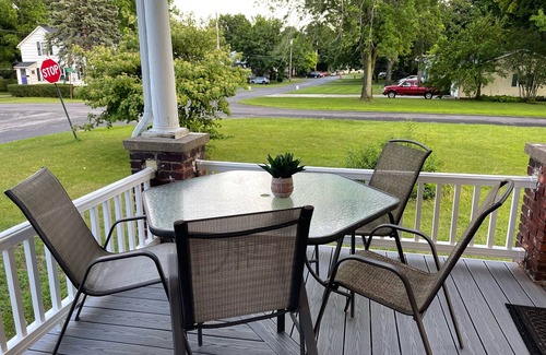 Lewiston House | Minutes from Niagara Falls in a Historic Villagen