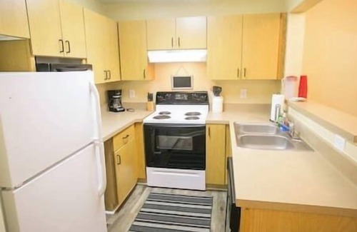 Athens Condo | Minutes from Sanford Stadium, Downtown Athens, Gated Community