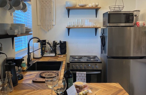 Maggie Valley Cottage | Minutes from Skiing & Snow Tubing! Easy access, no 4x4 needed!