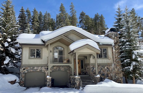 Vail House | Minutes from Vail Village and Skiing - Quiet Neighborhood - Great Family Home