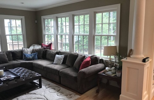 Thompsonville House | Minutes to Boston College