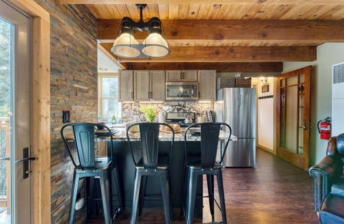 Truckee House | Minutes to Donner Lake | Lofted A-Frame-Inspired Design + Deck | Jeffrey Pines