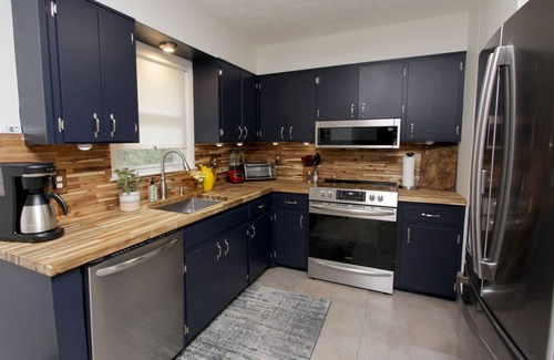 Arden House | Minutes to DT & the Outdoors w/flat, fenced backyard perfect for the pups!