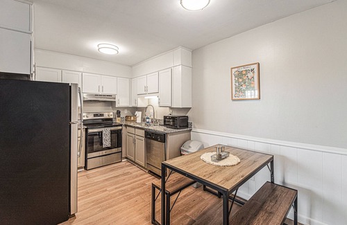 Crestline Heights Apartment | Minutes to Hospitals & UAB W/Free Parking & Fast WiFi!
