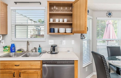 Polaris House | Minutes to Polaris Mall, Cozy 3bd Home, Large Backyard w/Games