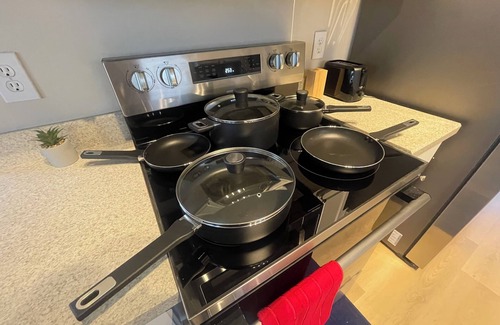 Lewis Center House | Minutes to Polaris Mall, New Stainless Steel Appliances + Flooring, Spacious 3bd