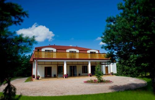 Radziejowice Resort | Miodowy Zakątek Całoroczne Domki i Pokoje przy Suntago, Deepspot, Pyszne Śniadania, Grill