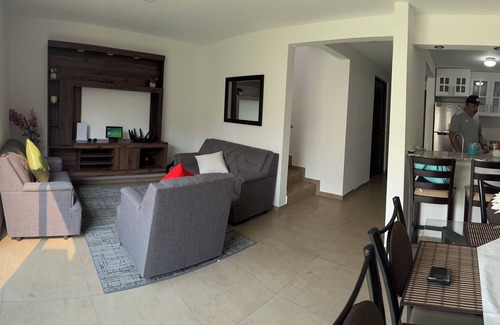 Coatepeque House | Mioss House, San Juan Opico.