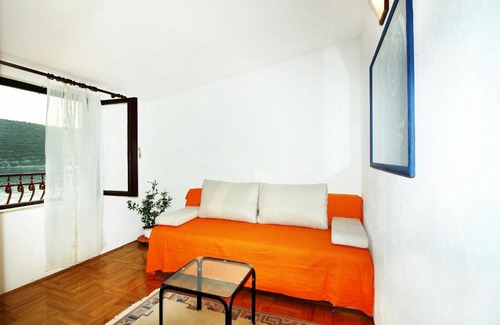 Veliki Drvenik Apartment | Mira