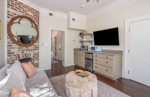 Historic Downtown Savannah Condo | Mirabelle Building - 4 Private Suites in the Heart of Historic Savannah