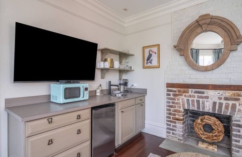 Historic Downtown Savannah Condo | Mirabelle Building - 4 Private Suites in the Heart of Historic Savannah