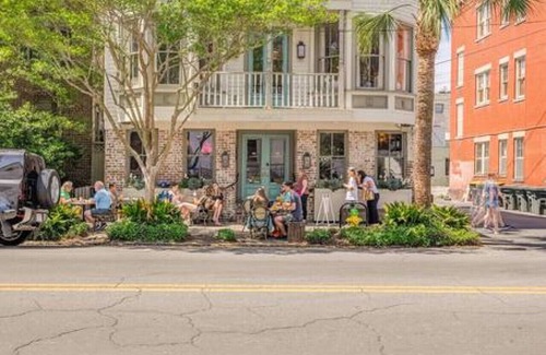 Historic Downtown Savannah Condo | Mirabelle Suite 2 - Private Suite in Historic Savannah