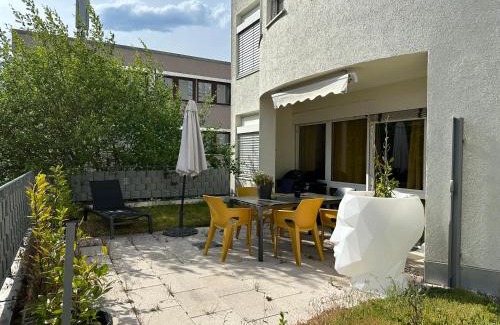 Leonberg Apartment | Miracle House mit Terrasse, Parkplatz & Top-Ausstattung in Leonberg