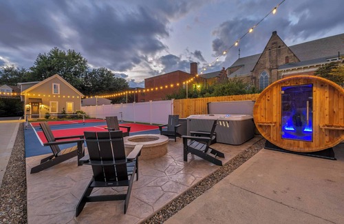 Detroit - Shoreway House | Miracle on 54th | 3 Houses