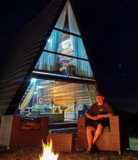 Monteiro Lobato Cabin | Mirante 45 - O Chalé mais alto do Brasil, localizado a 24km de Campos do Jordão