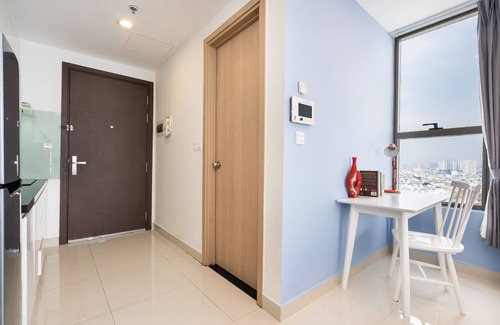 Bach Dang Riverside Apartment | Miredu Elegant + stylish apartment |Next to center