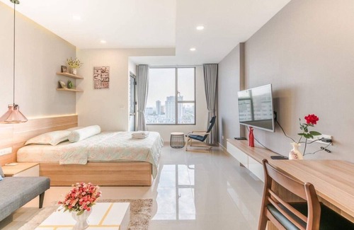Bach Dang Riverside Apartment | Miredu private studio next hustle & bustle central