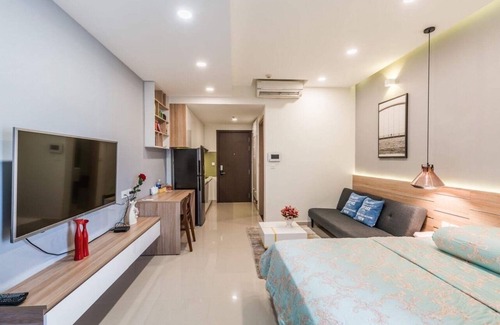Bach Dang Riverside Apartment | Miredu private studio next hustle & bustle central