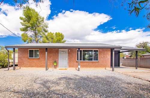 Midtown House | MIREY Midtown- Centrally located, clean, 2BD & 1BA home!