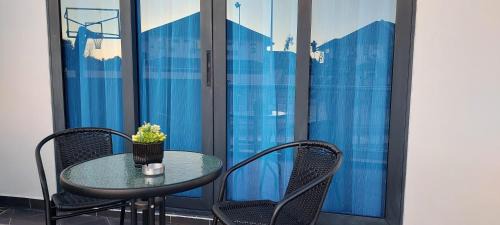 Miri Apartment | Miri Sunsky Condo Homestay 3 Rooms & 6 Guest