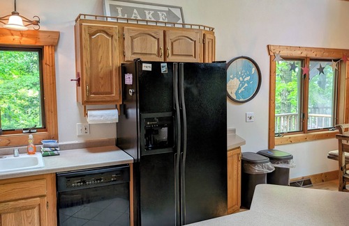 La Pointe House | Miriam`s Retreat - Overlooking Lake Superior with Staircase Lake Superior Access!