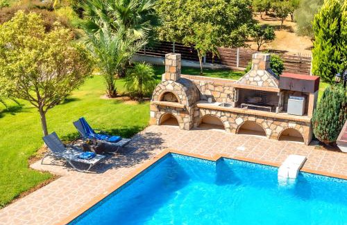 Georgioupolis Villa | Mirsini Villa Private Pool & Jacuzzi