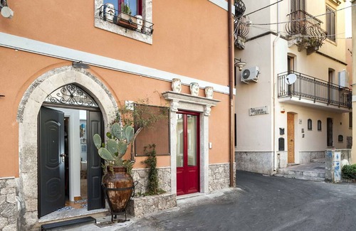 Taormina City Centre House | Miseria e Nobiltà