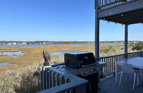 Misquamicut House | Misquamicut Waterfront Beach House