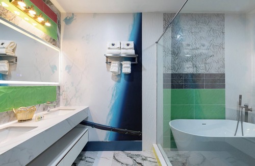 Loughman House | MISSION TO MARS EXTREME PRIVATE ATTRACTION VACATION HOME