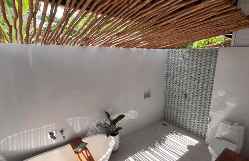 Ceningan Island Resort | Mista Ceningan's Beach Bungalows previously The KUBU 221