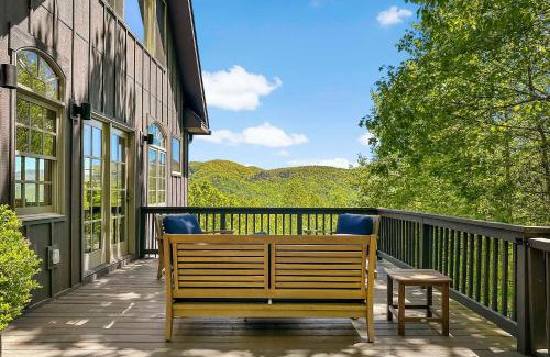 Skyland House | Misty Mountain Hideaway Under New Management, Hot Tub & Mountain Views