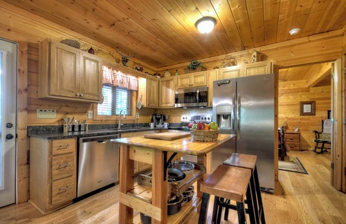 Ellijay Cabin | Misty Ridge - Where pets are pampered amidst stunning mountain panoramas, with outdoor fireplace, hot tub, firepit, pool table, and WiFi