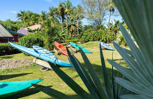Moorea-Maiao House | miti a perfect bungalow for 2 people in the garden .