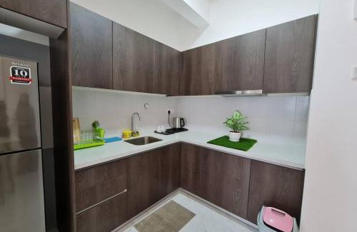 Bandar Kota Bharu Apartment | Mizrai Troika Homestay with Kota Bharu city view