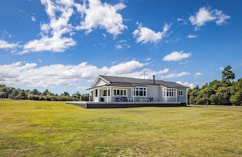 Horopito House | MJ's Retreat, Stunning Tongariro crossing accommodation.nPrivate and secure.