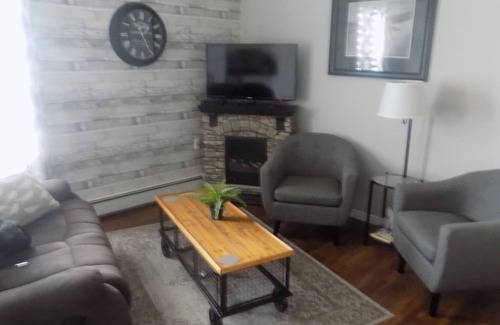 Sturgeon Falls Hotel | MJD & Executive Suites
