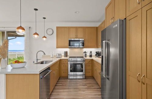 Makaha Valley House | @ML Ocean view, Golf, Gazebo and BBQ, we have all!